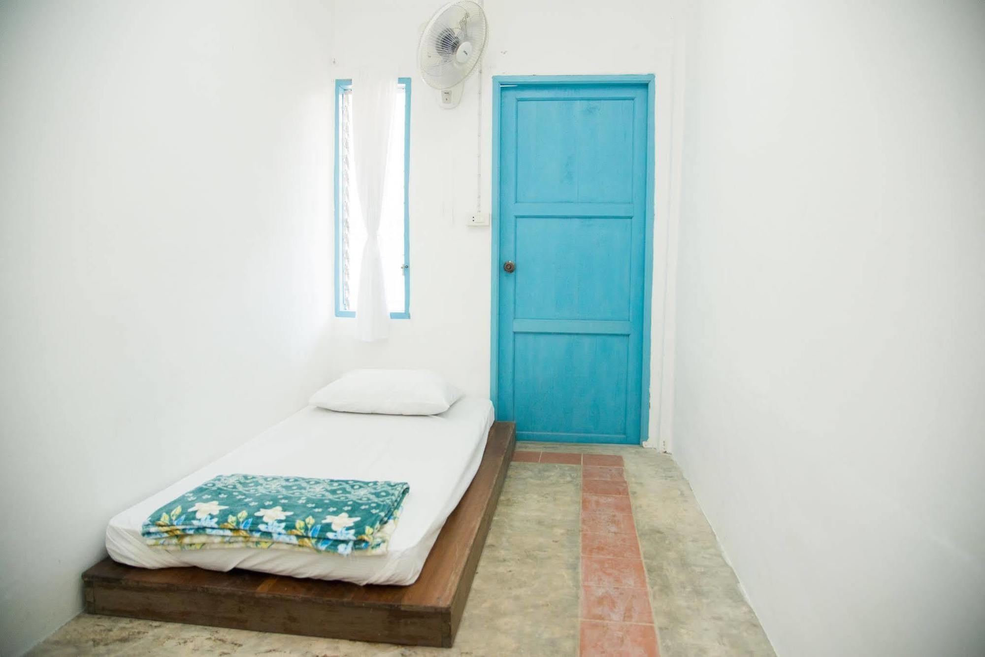 Sleepyowl Hostel Банг Бао Экстерьер фото